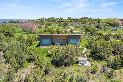 Twin Peaks | Scenic Hot Tub + Serene Design