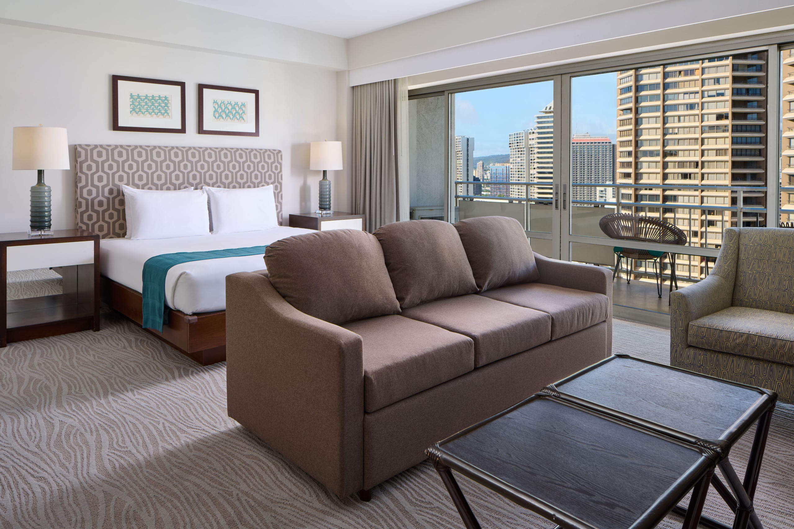 Condo in Honolulu · ★5.0 · Studio · 2 beds · 1 shared bath - Image 1