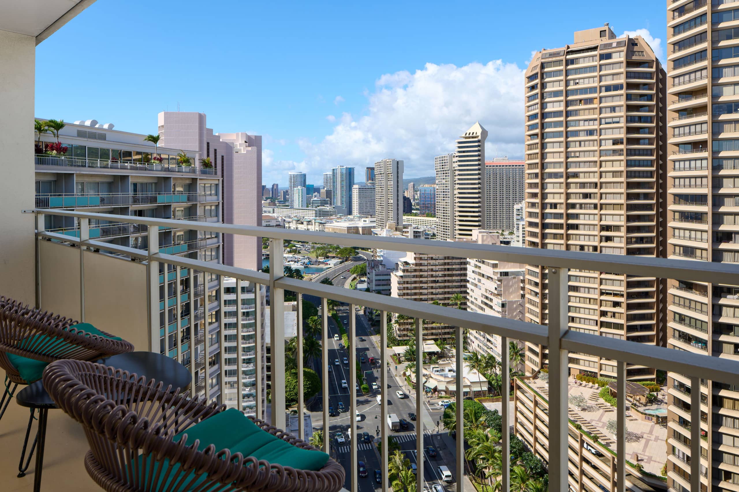 Condo in Honolulu · ★5.0 · Studio · 2 beds · 1 shared bath - Image 8