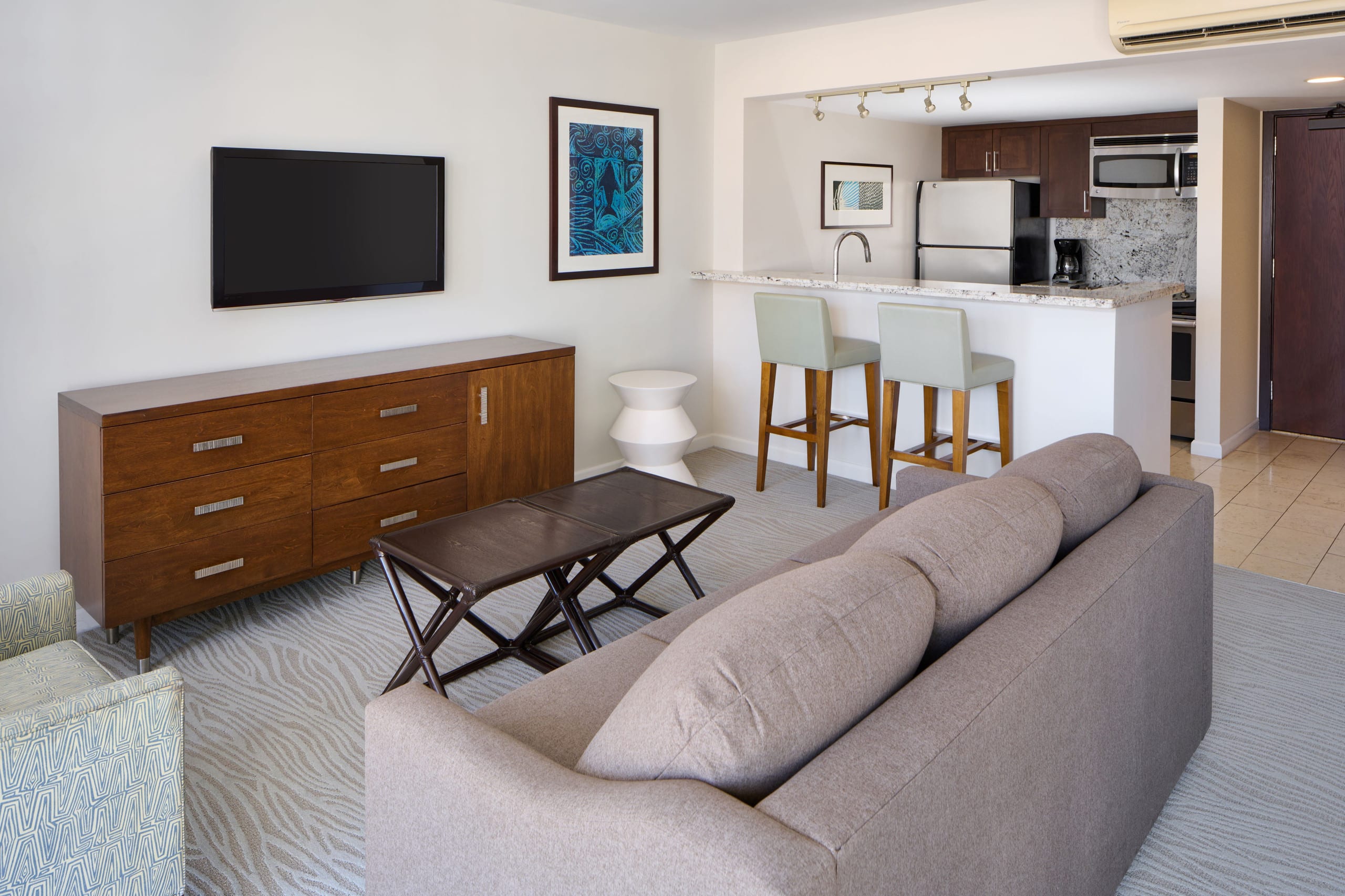 Condo in Honolulu · ★5.0 · Studio · 2 beds · 1 shared bath - Image 2