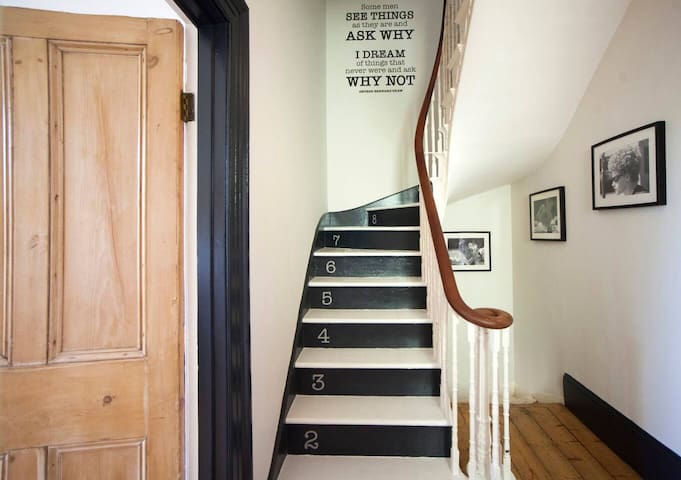 Higgihaus 46 Sleeps 5 Monday – Friday gallery image 5