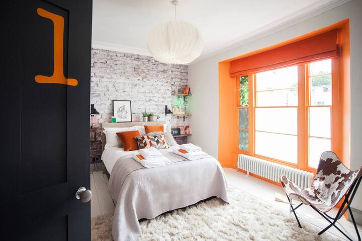 Higgihaus 46 Sleeps 5 Monday – Friday gallery image 2