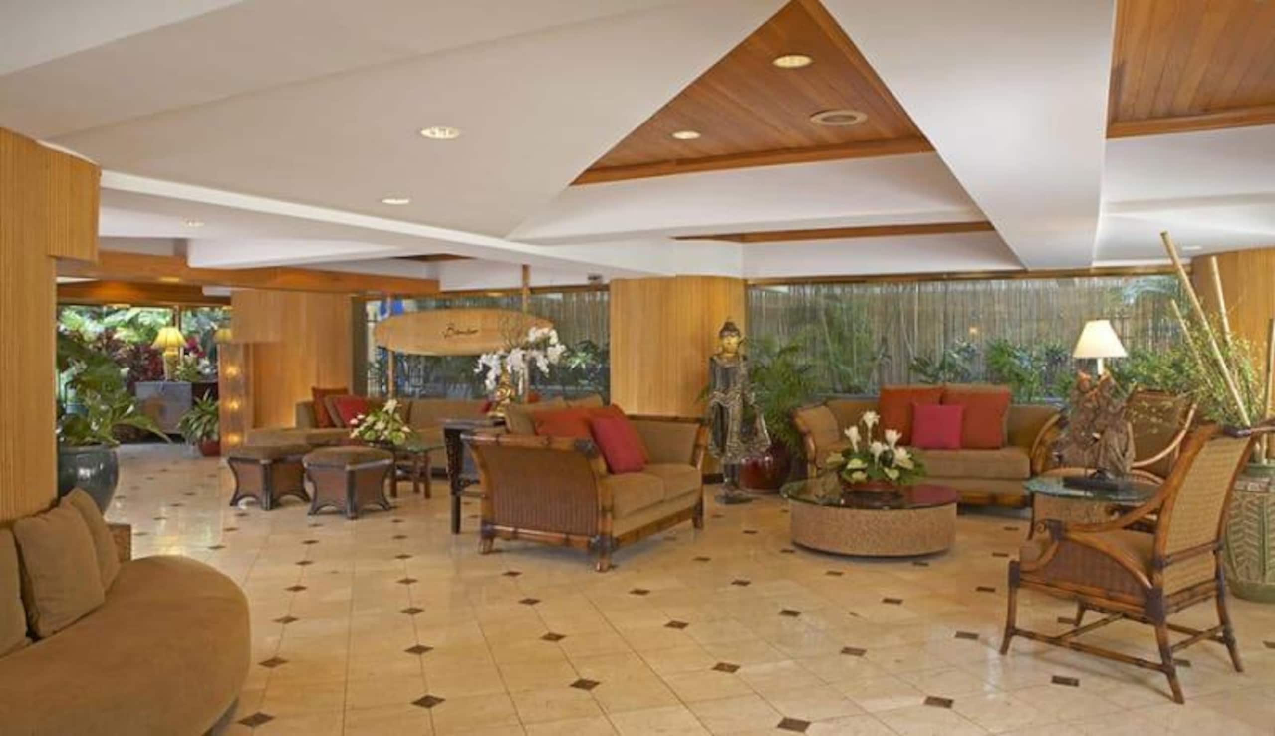 Condo in Honolulu · ★4.0 · Studio · 2 beds · 1 private bath - Image 19