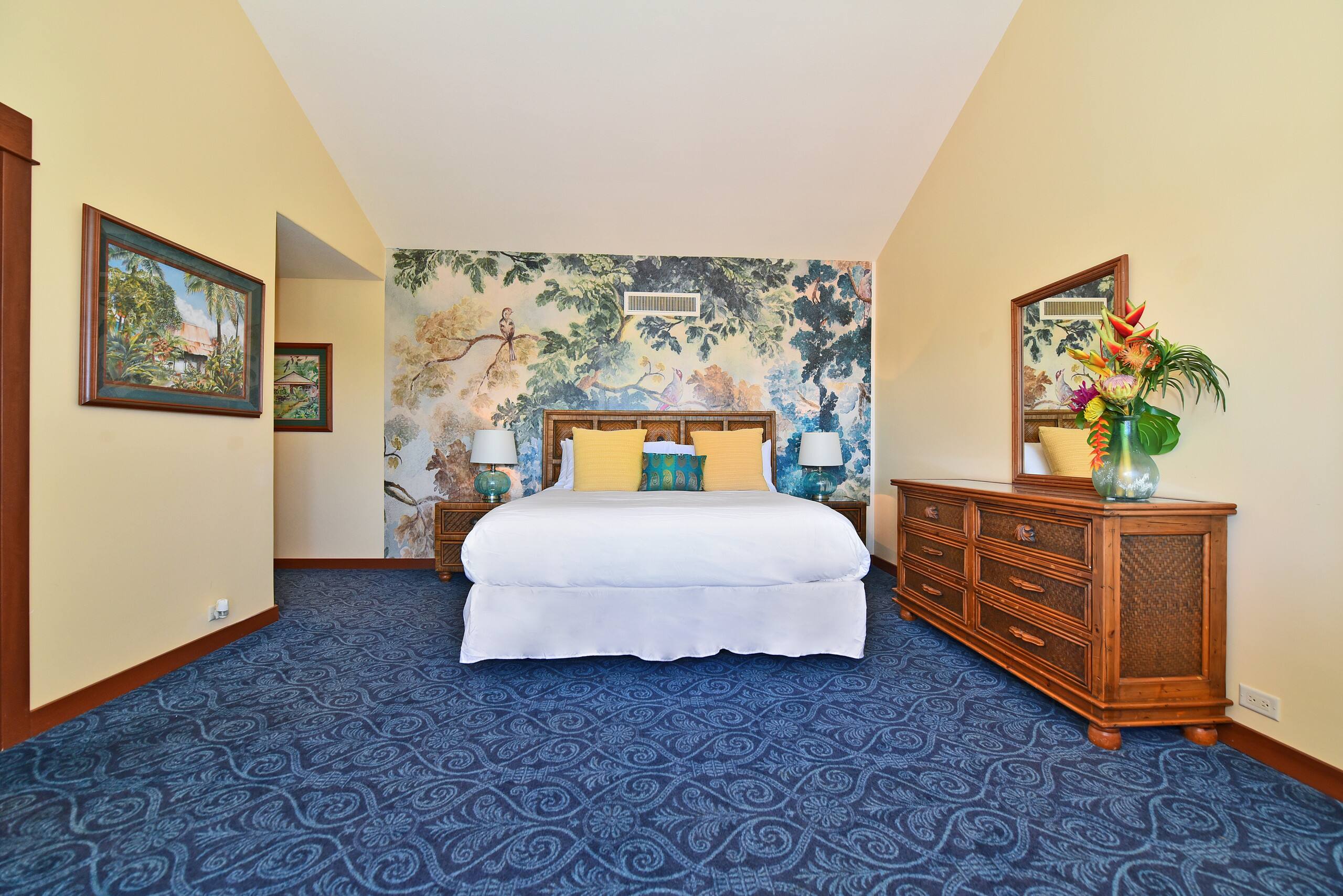 Condo in Lahaina · ★4.47 · 2 bedrooms · 2 beds · 2 baths - Image 13