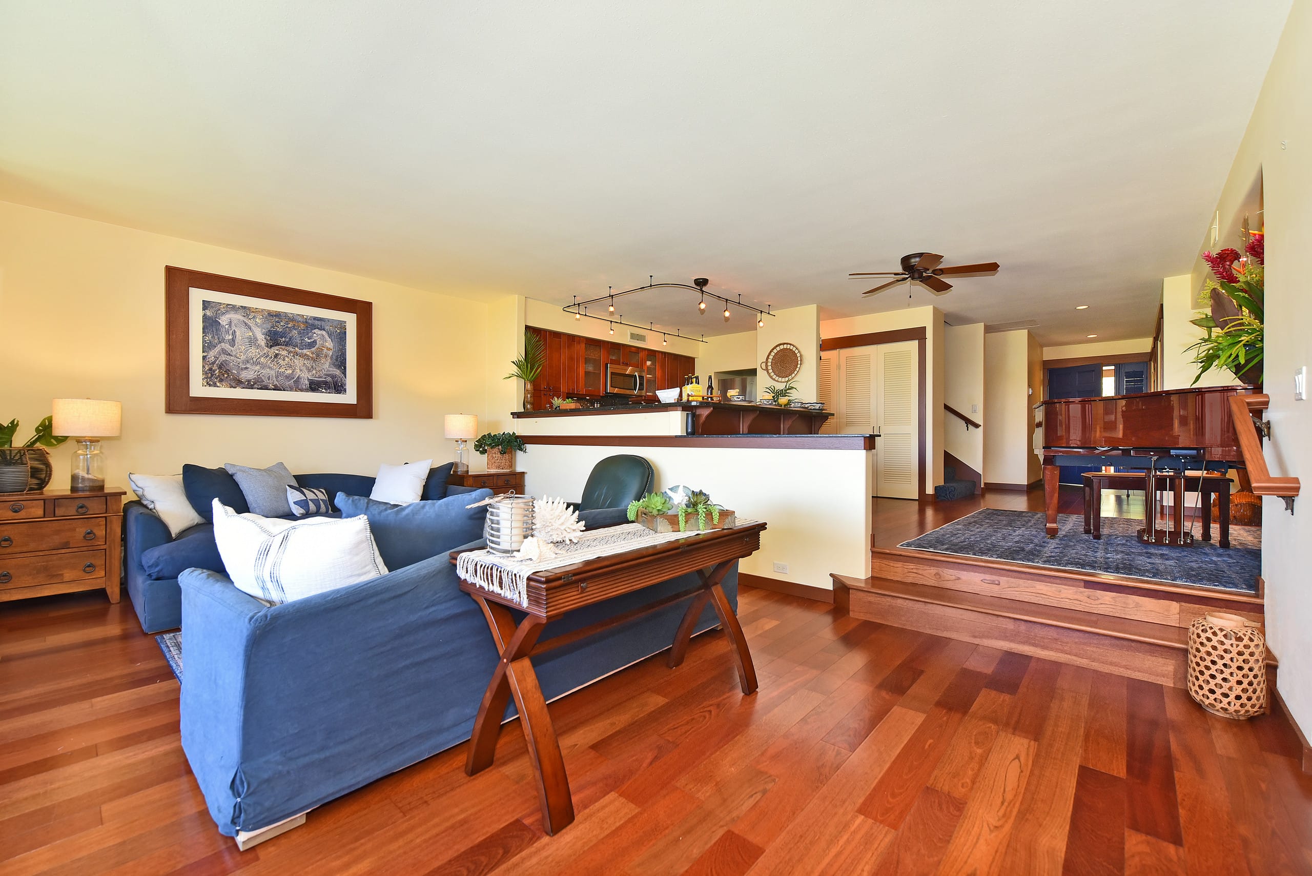 Condo in Lahaina · ★4.47 · 2 bedrooms · 2 beds · 2 baths - Image 4