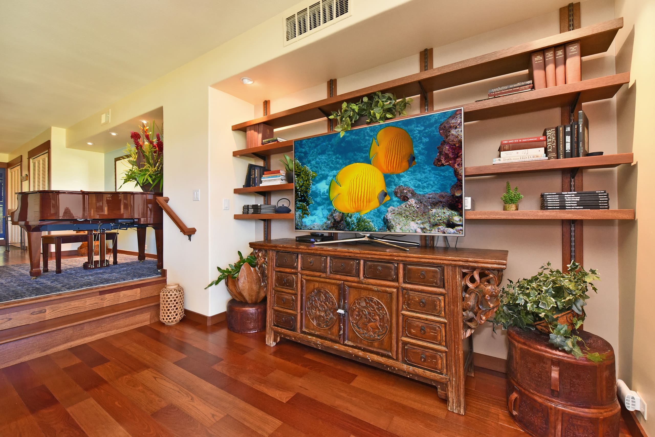 Condo in Lahaina · ★4.47 · 2 bedrooms · 2 beds · 2 baths - Image 5