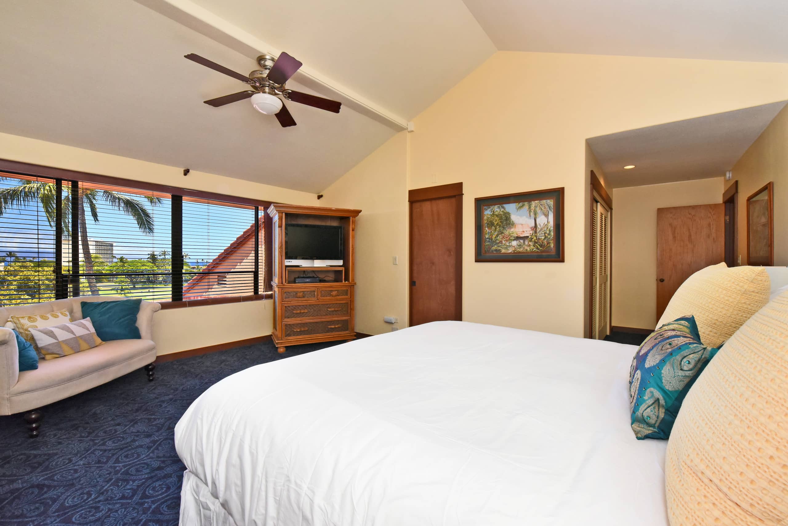 Condo in Lahaina · ★4.47 · 2 bedrooms · 2 beds · 2 baths - Image 12