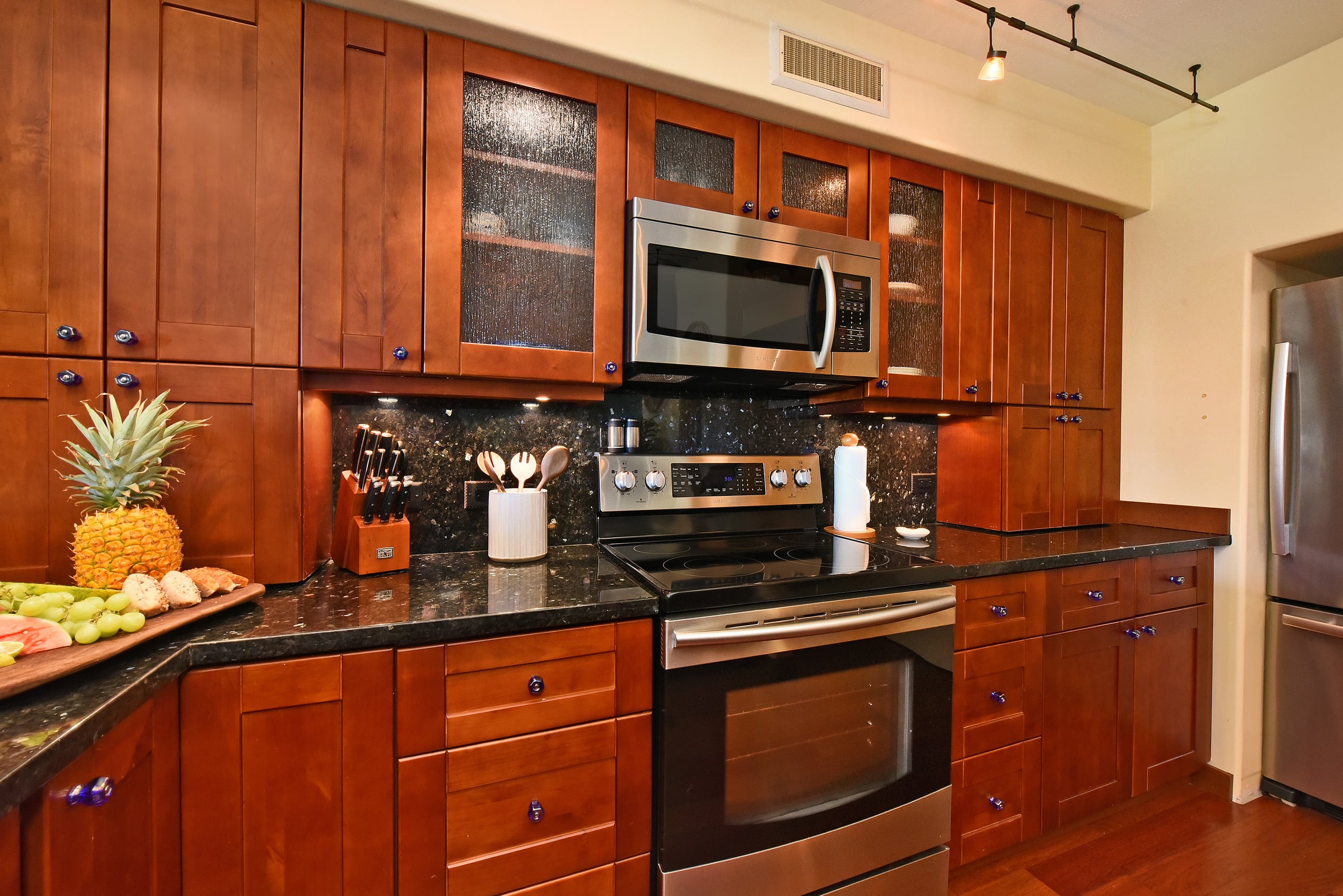 Condo in Lahaina · ★4.47 · 2 bedrooms · 2 beds · 2 baths - Image 7