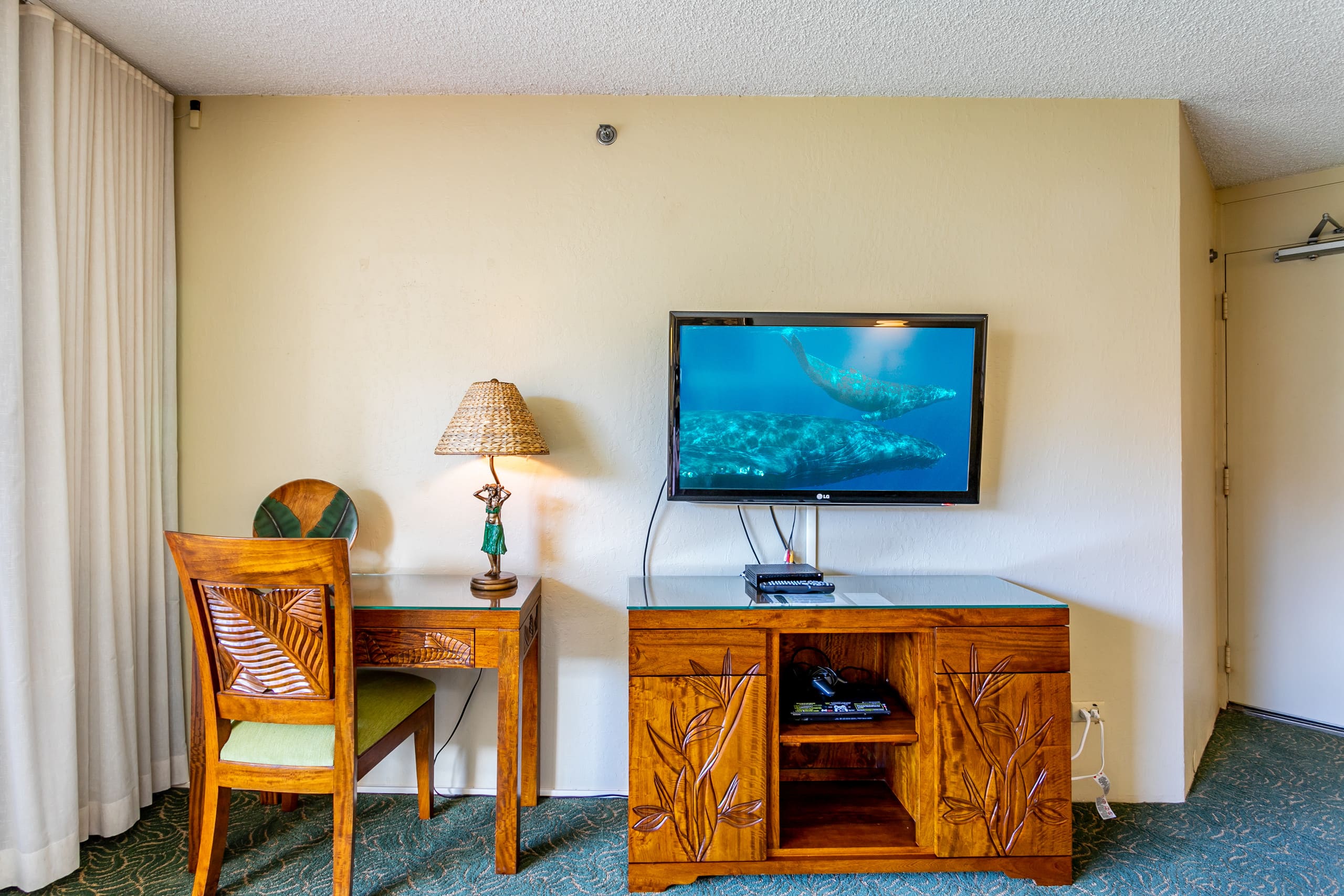 Condo in Lahaina · ★5.0 · 1 bedroom · 2 beds · 1 shared bath - Image 9