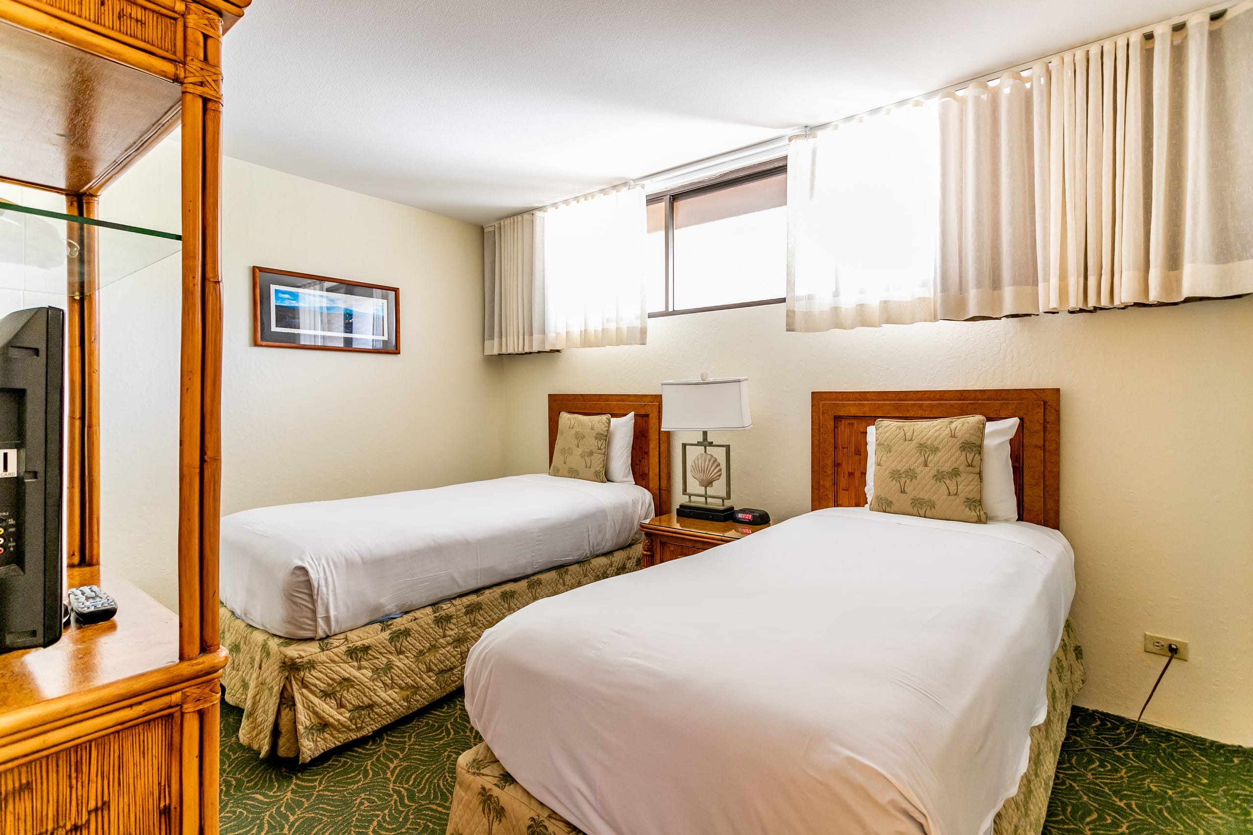 Condo in Lahaina · ★4.82 · 2 bedrooms · 4 beds · 2 shared baths - Image 18