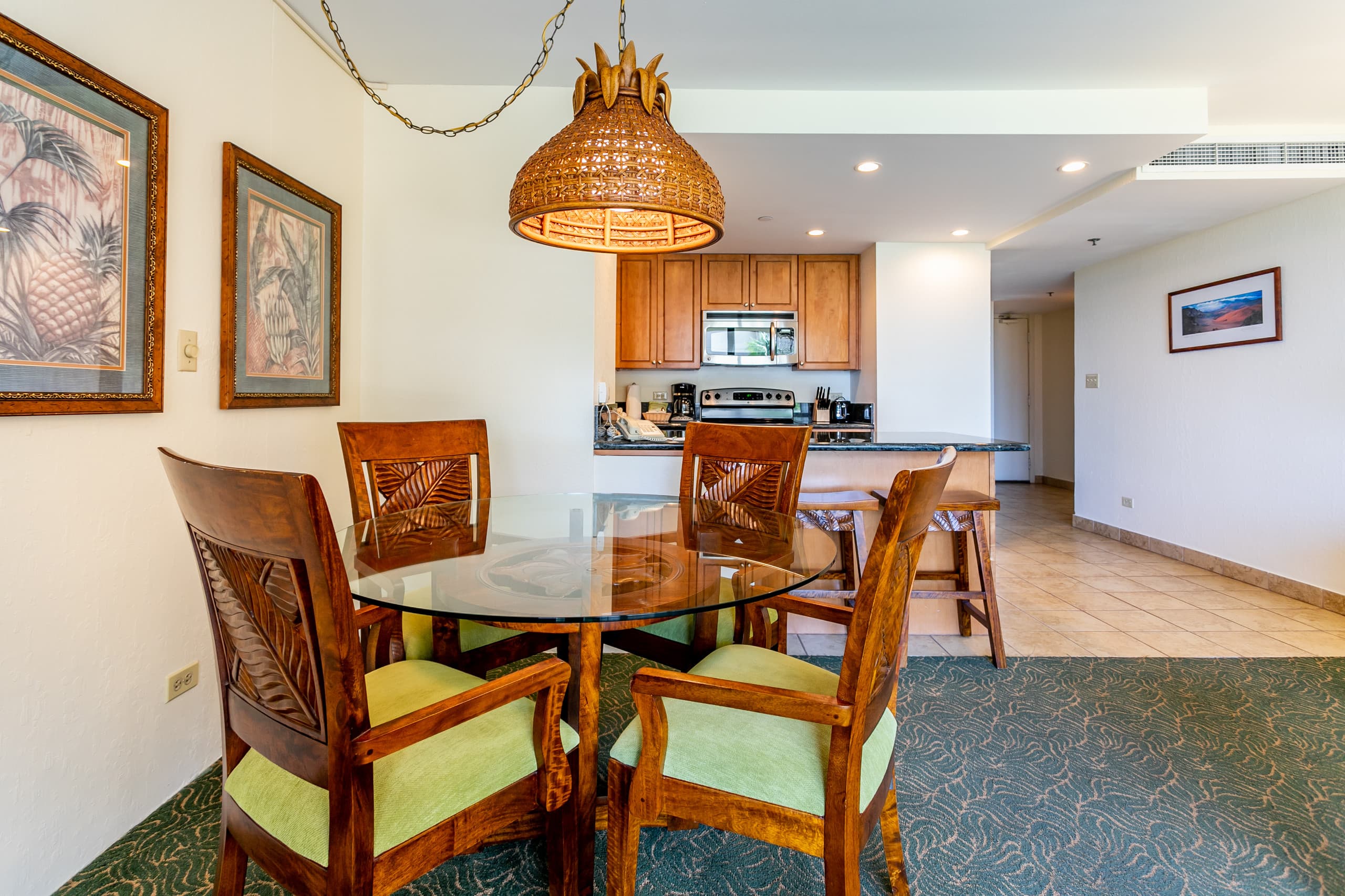 Condo in Lahaina · ★4.82 · 2 bedrooms · 4 beds · 2 shared baths - Image 11