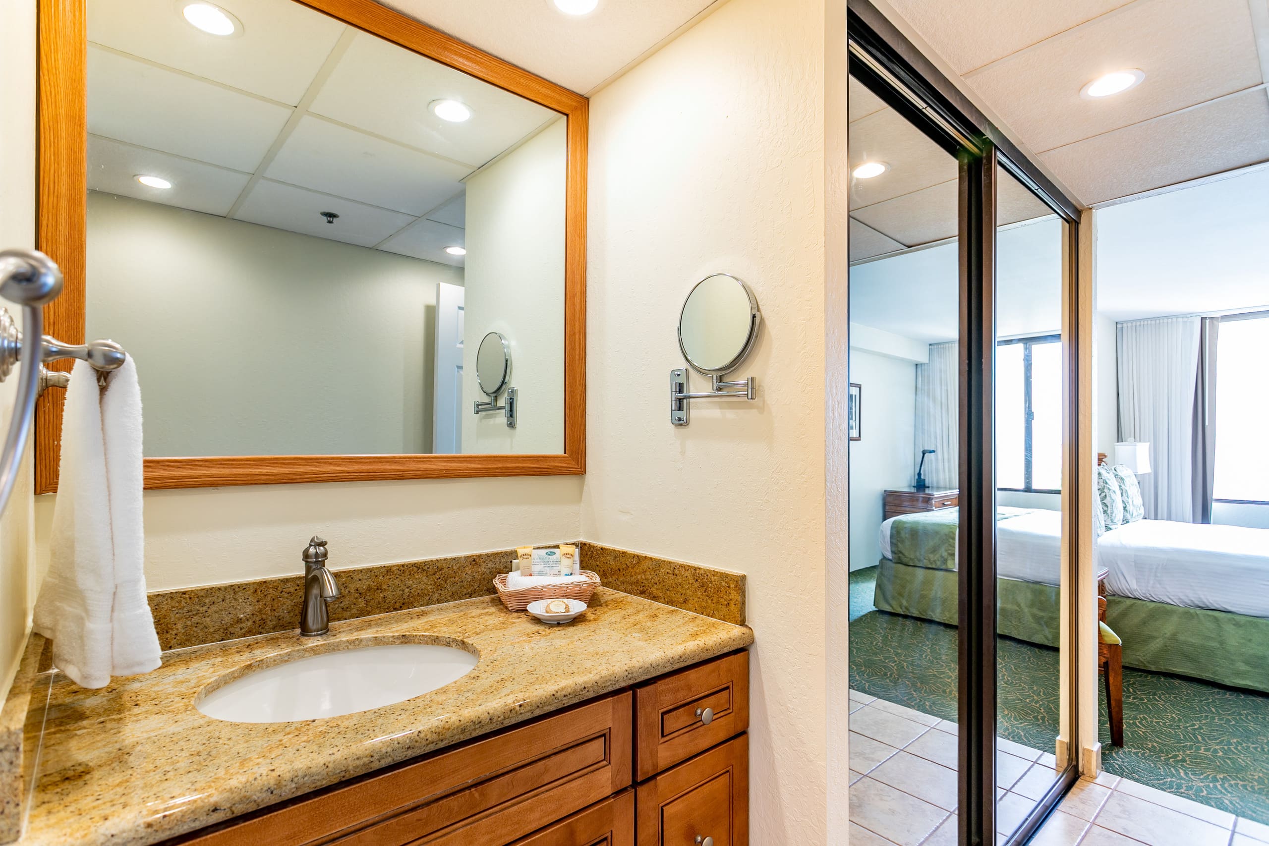Condo in Lahaina · ★4.82 · 2 bedrooms · 4 beds · 2 shared baths - Image 16