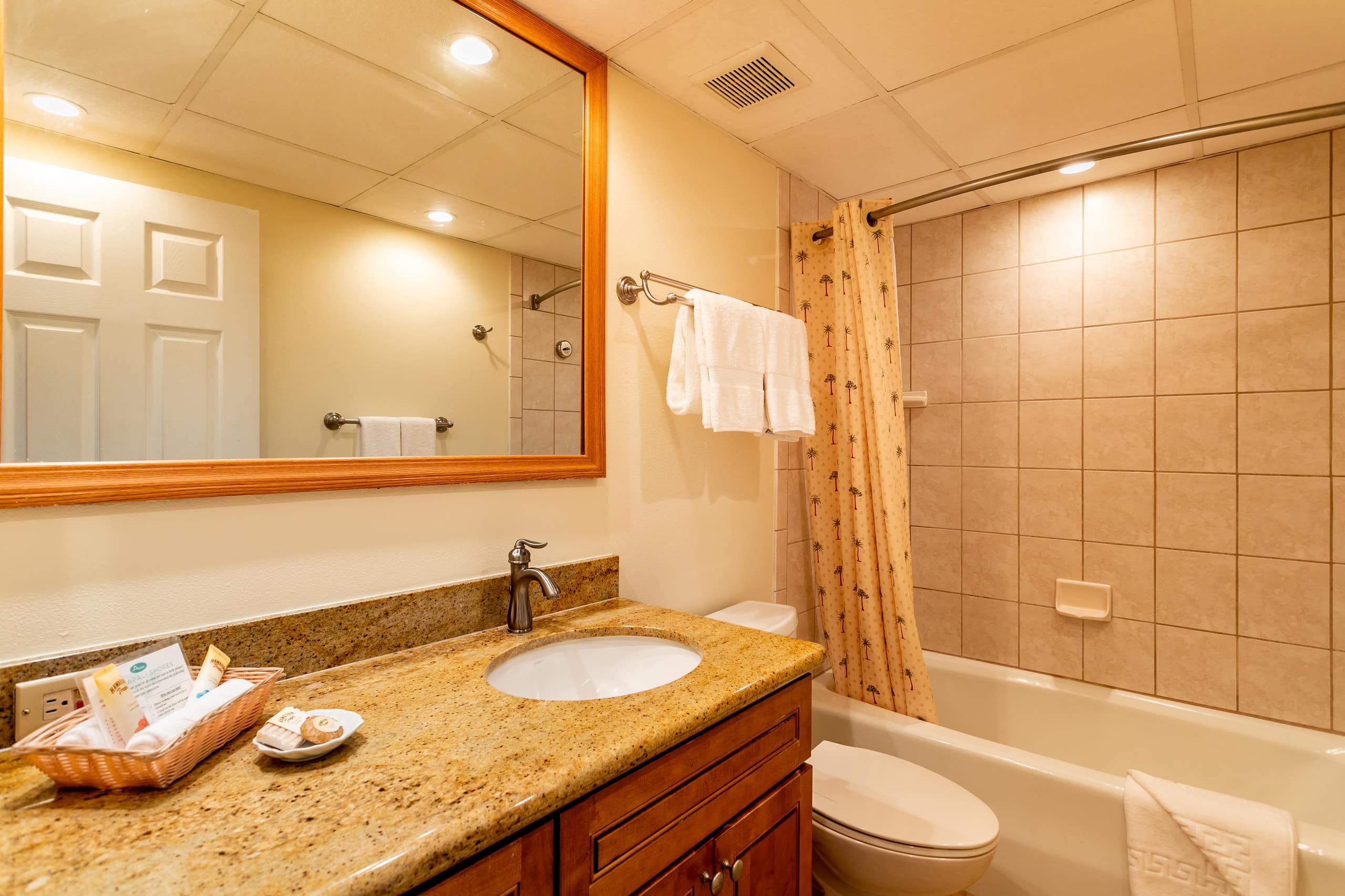 Condo in Lahaina · ★4.82 · 2 bedrooms · 4 beds · 2 shared baths - Image 21