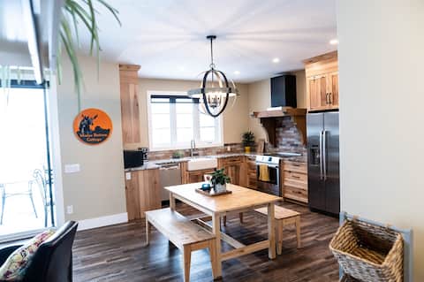 Moose Bottom Cottage/entire home/pet/garage