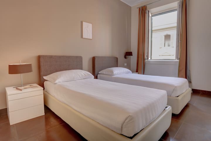 Colosseo Gardens – C14 gallery image 5