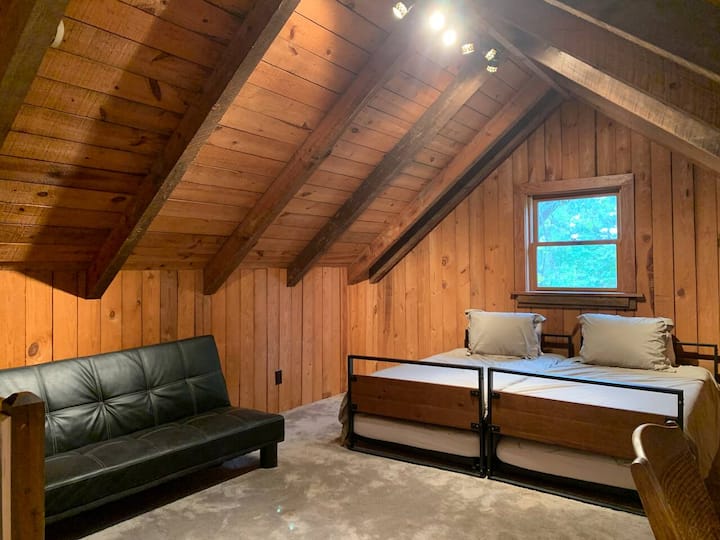 Loft iznad dnevne sobe