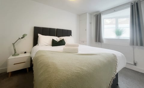Popular Airbnb listing: Anstey Heights - Apartment 2 - Hopewell in Easton