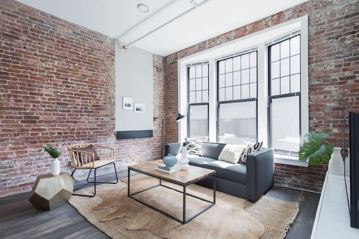 Large Loft Steps From Boston Common | Short Stays gallery image 4