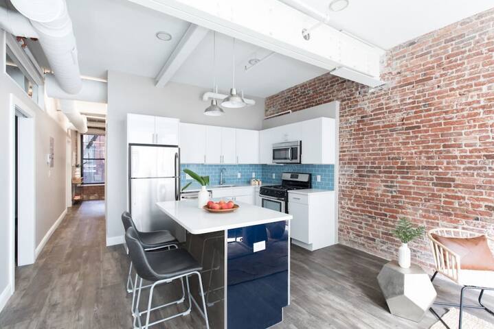 Large Loft Steps From Boston Common | Short Stays gallery image 5