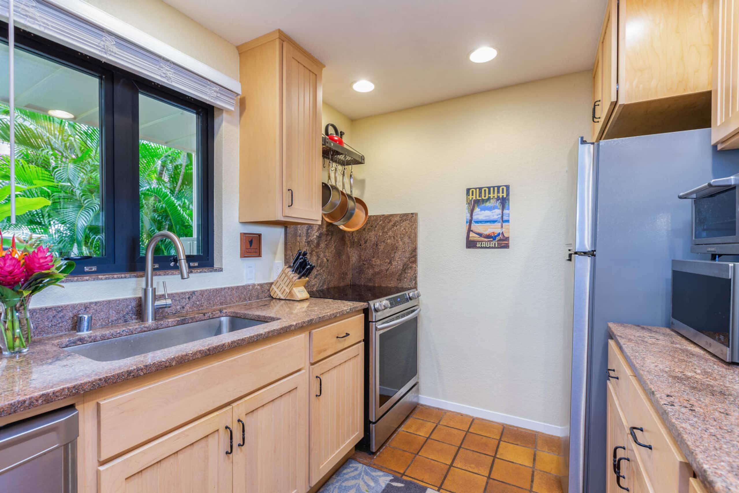 Nihi Kai 802 Ocean Views, Sunset Magic + A/C - Photo 10