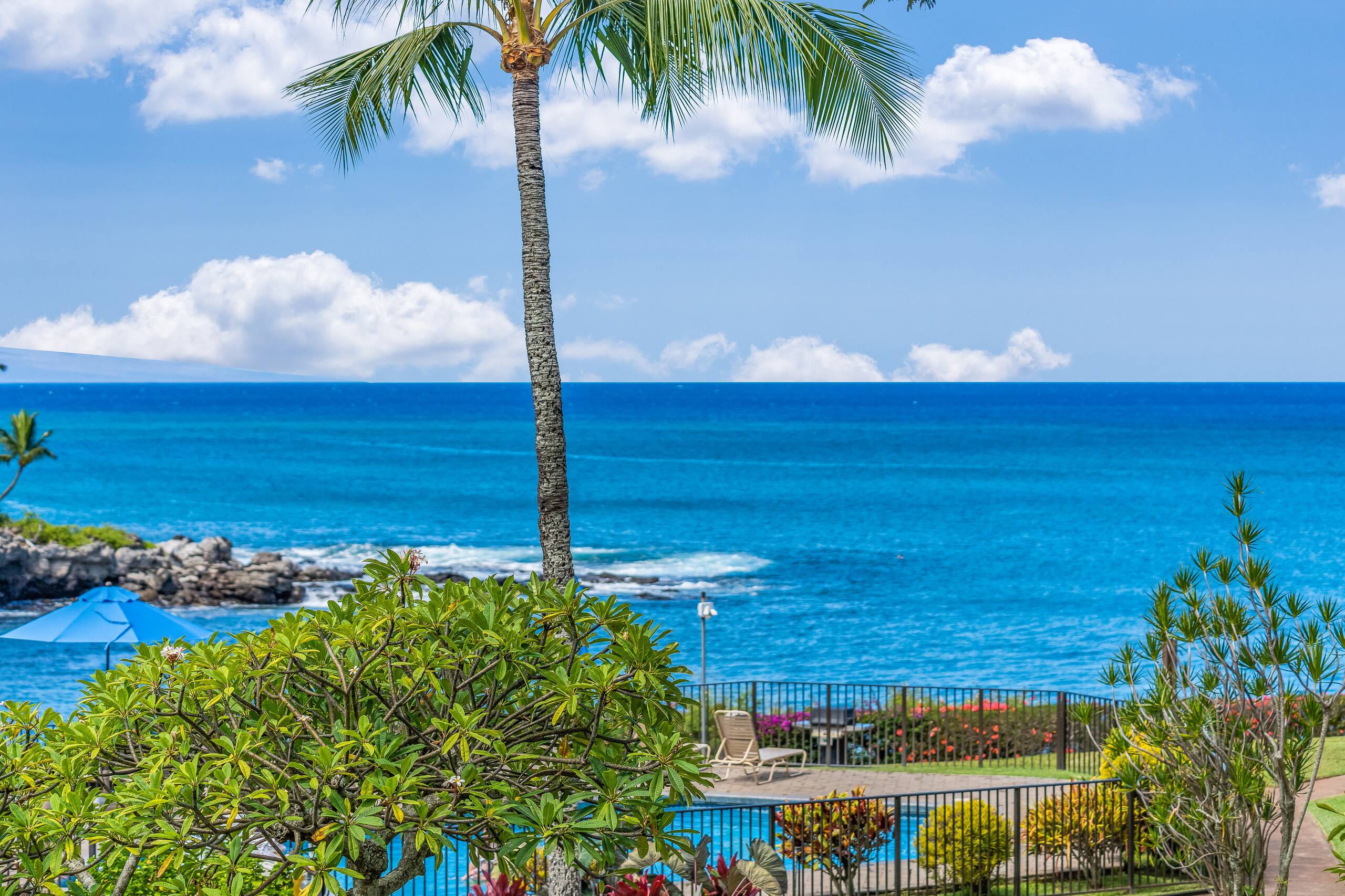 Condo in Lahaina · ★4.87 · 2 bedrooms · 3 beds · 2 baths - Image 41
