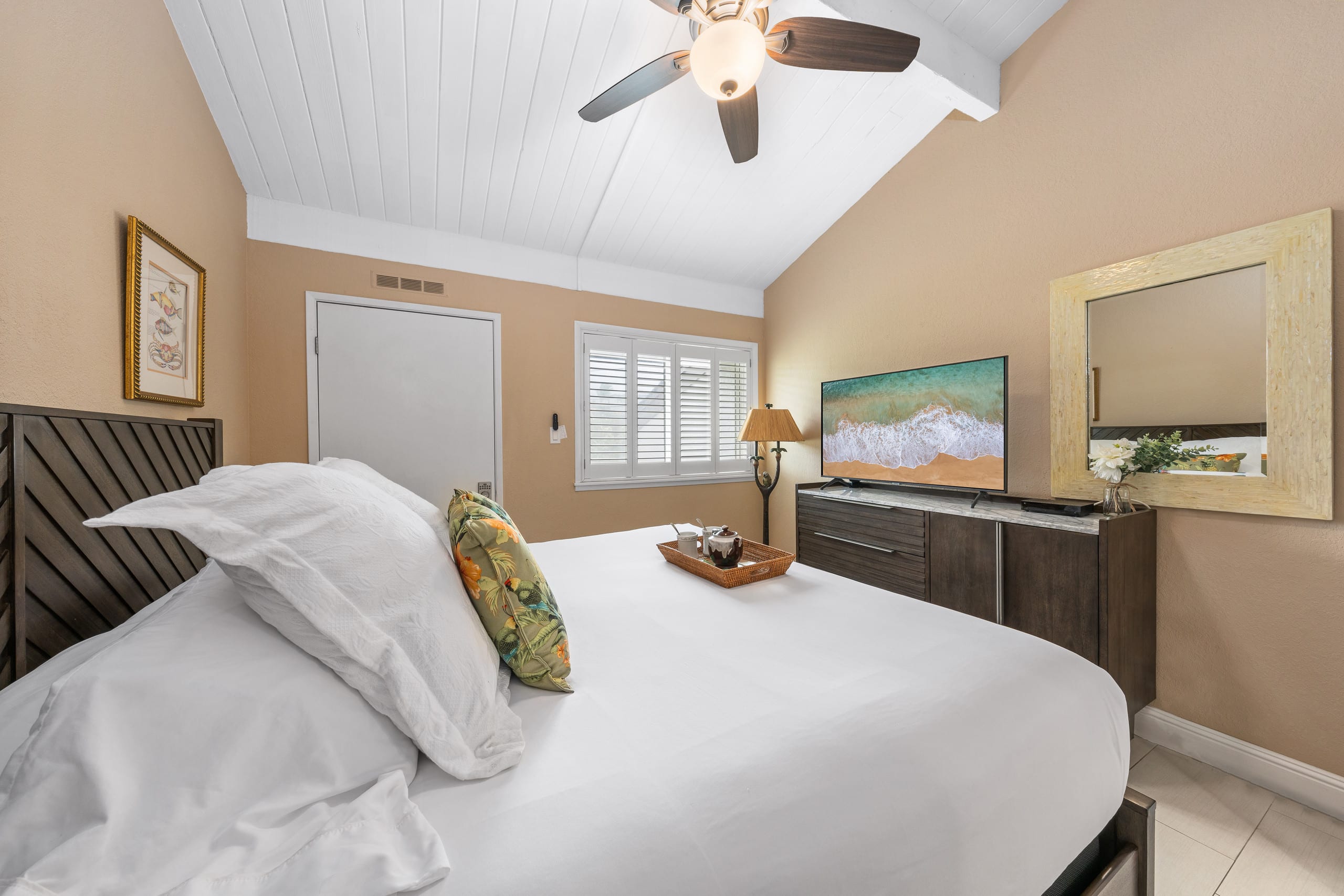 Condo in Lahaina · ★4.87 · 2 bedrooms · 3 beds · 2 baths - Image 14