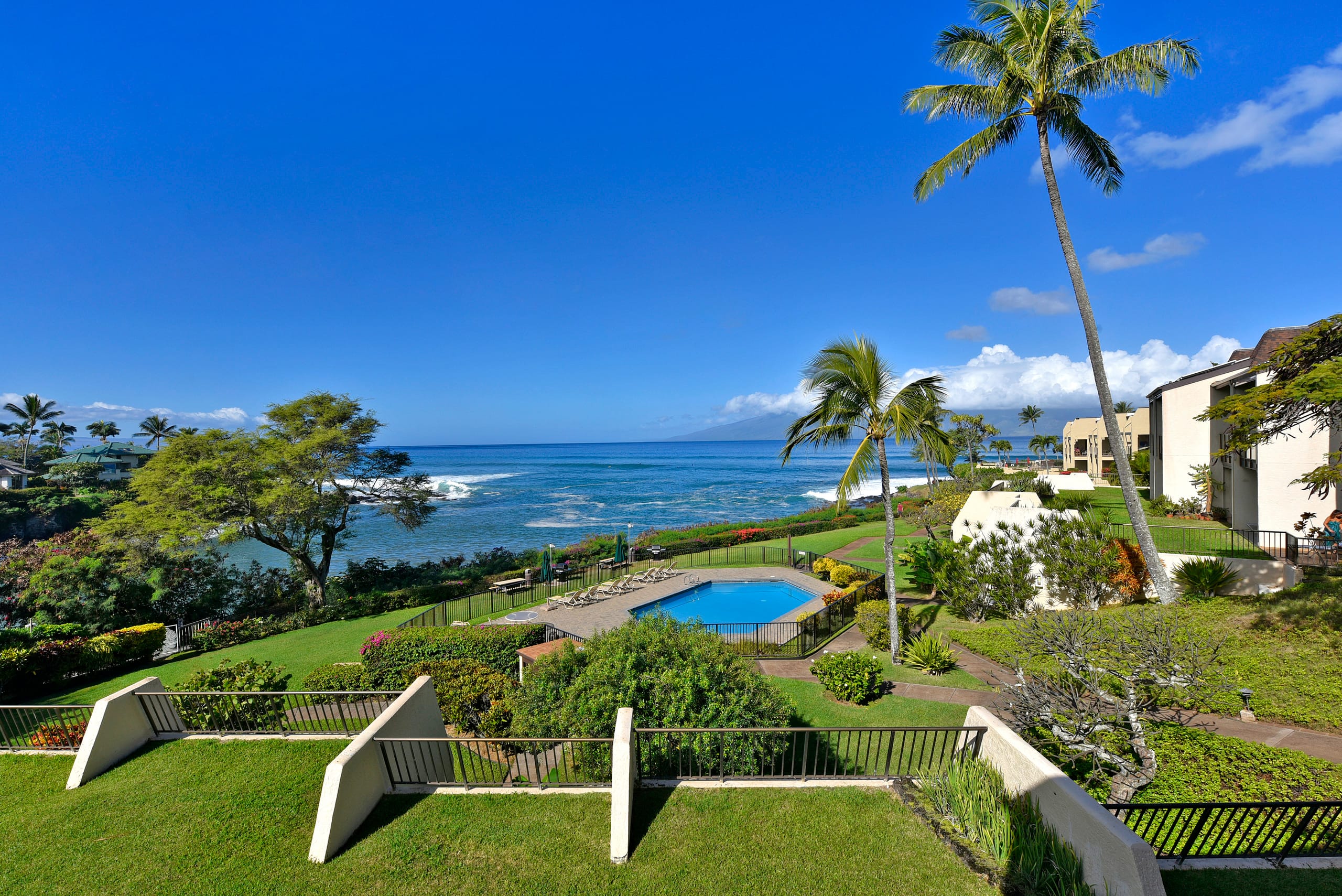 Condo in Lahaina · ★4.87 · 2 bedrooms · 3 beds · 2 baths - Image 38