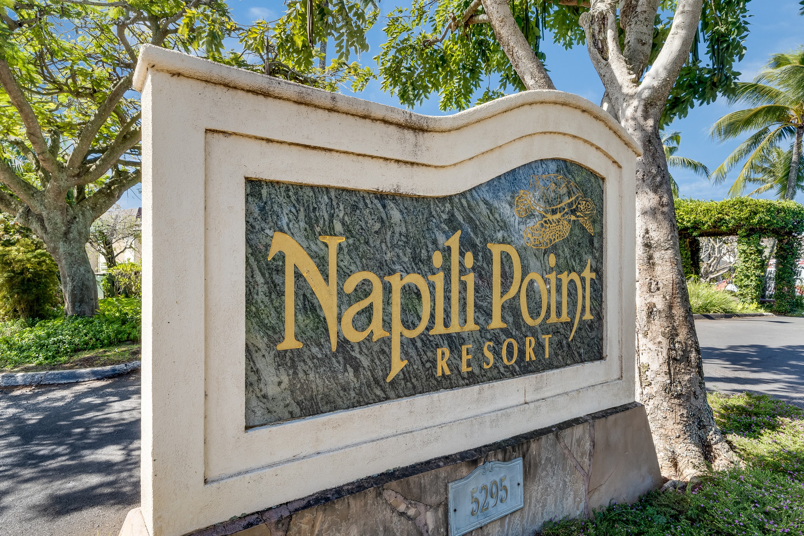 Condo in Lahaina · ★4.87 · 2 bedrooms · 3 beds · 2 baths - Image 35