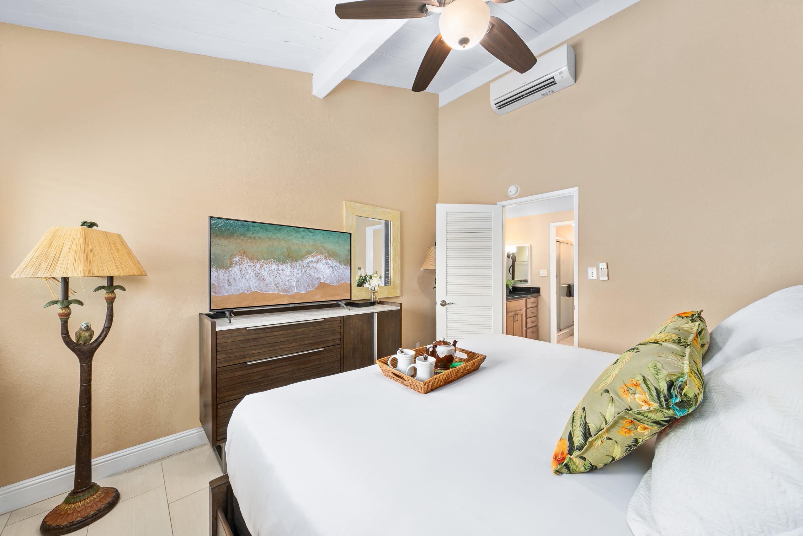 Condo in Lahaina · ★4.87 · 2 bedrooms · 3 beds · 2 baths - Image 12