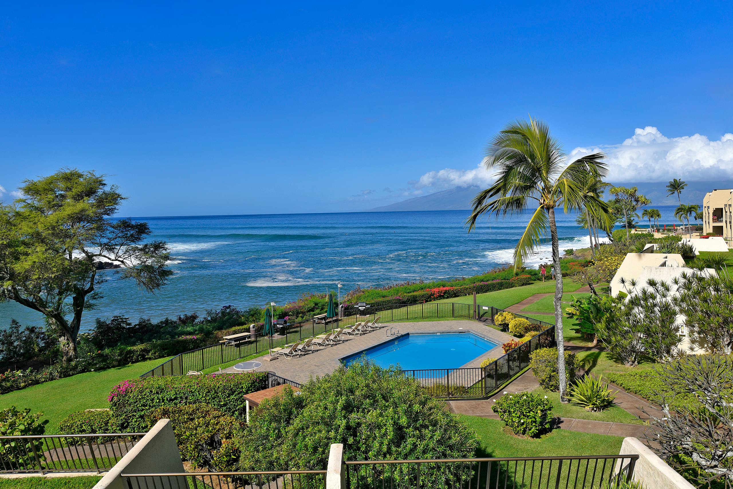 Condo in Lahaina · ★4.87 · 2 bedrooms · 3 beds · 2 baths - Image 39