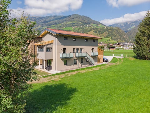 Successful Airbnb property: Cosy holiday apartment near the ski lift in Bramberg Am Wildkogel