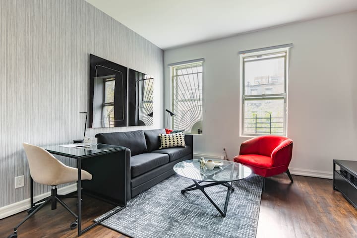 Upper East Side Two Bedroom near Subway Lines