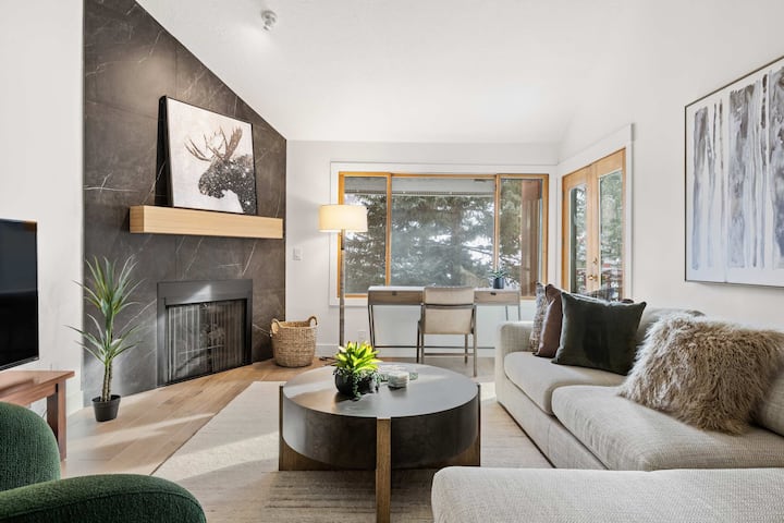Newly Remodeled 5bdr Ski-in/out W/ Stunning Views! - Park City, UT
