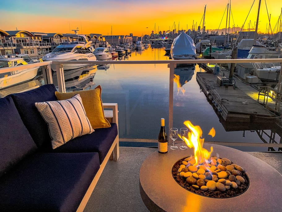 * Sailor's View * Floating Home Ocean Retreat