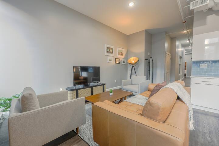 Monthly Discounts -Fully Furnished 4br, 2ba Loft gallery image 5