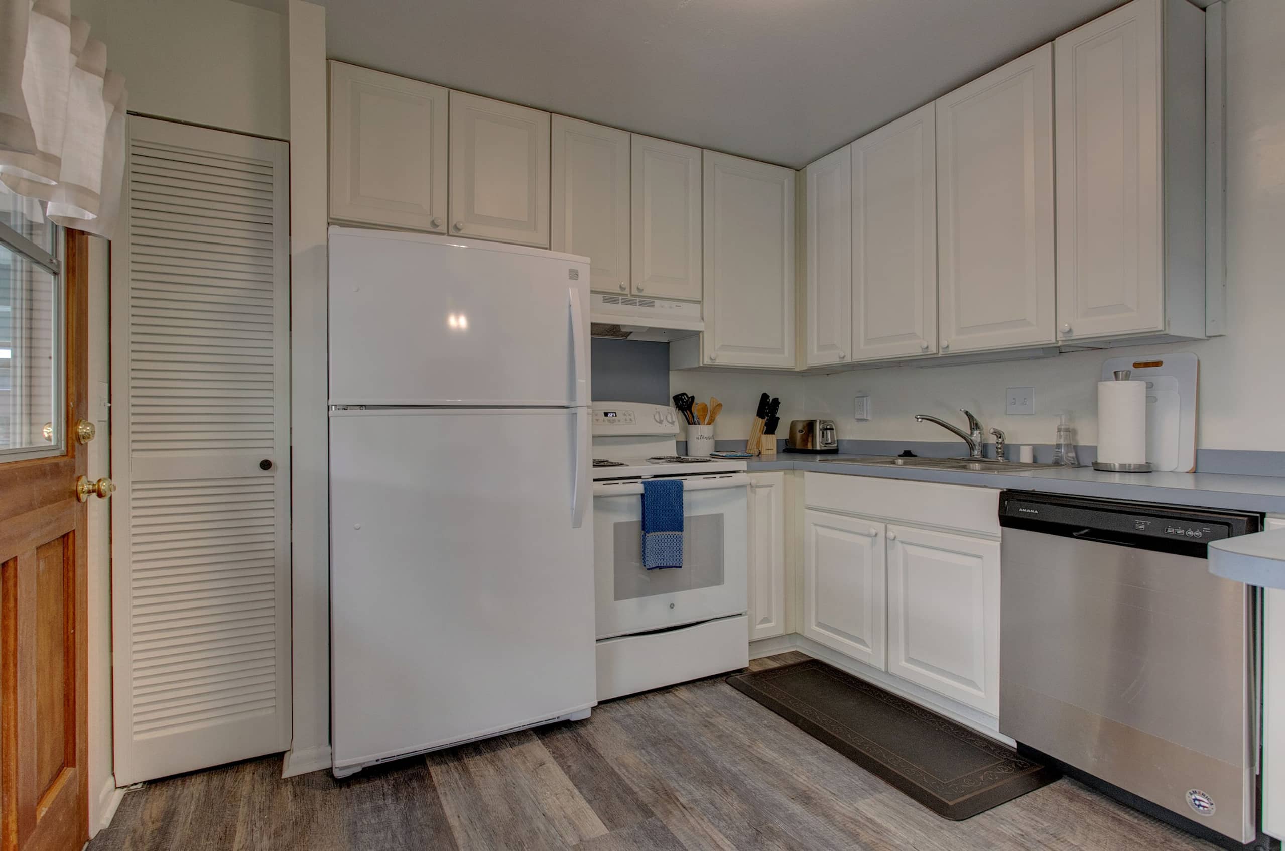 Home in Hilo · ★4.7 · 3 bedrooms · 3 beds · 2 shared baths - Image 9