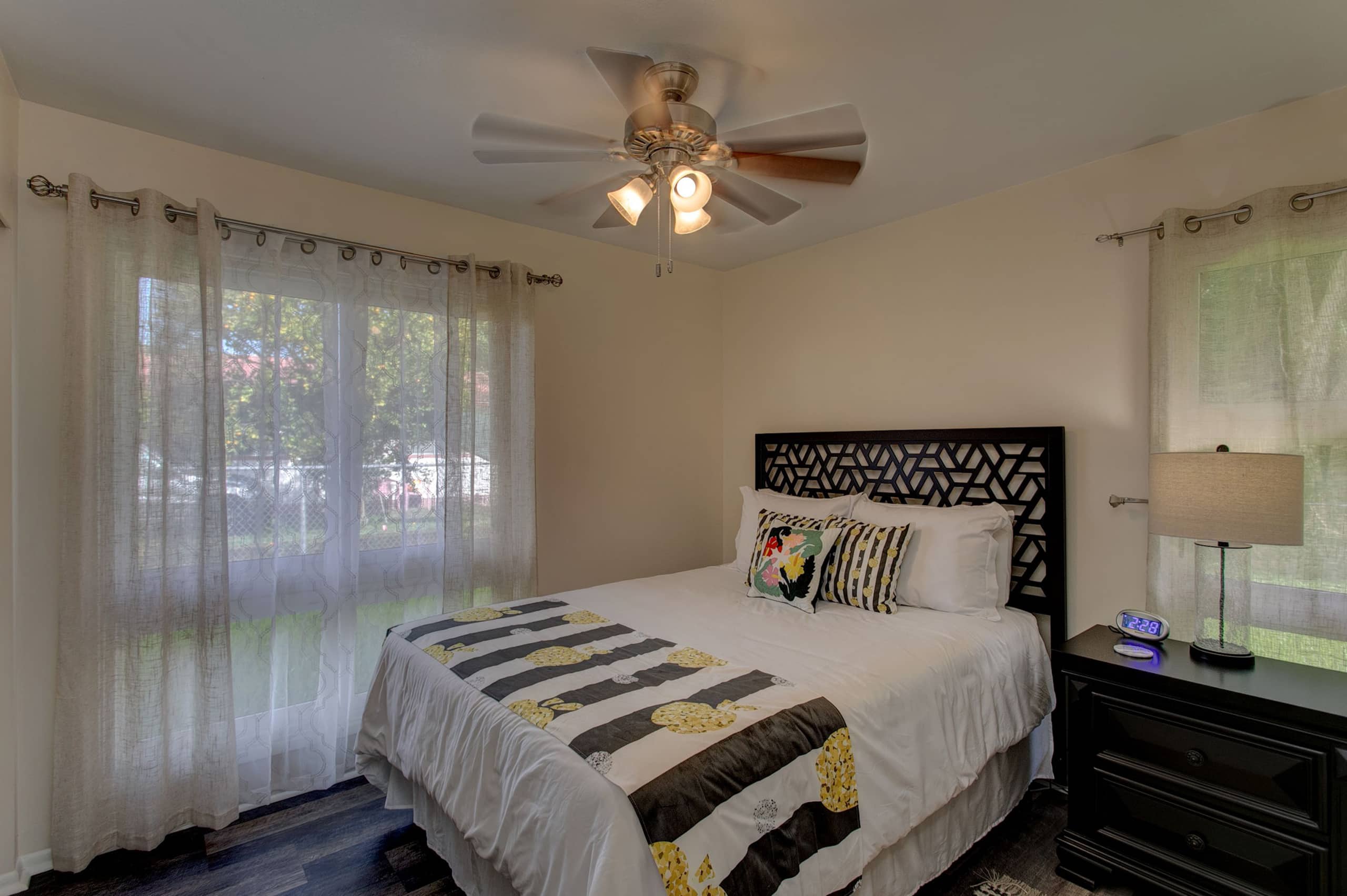 Home in Hilo · ★4.7 · 3 bedrooms · 3 beds · 2 shared baths - Image 17