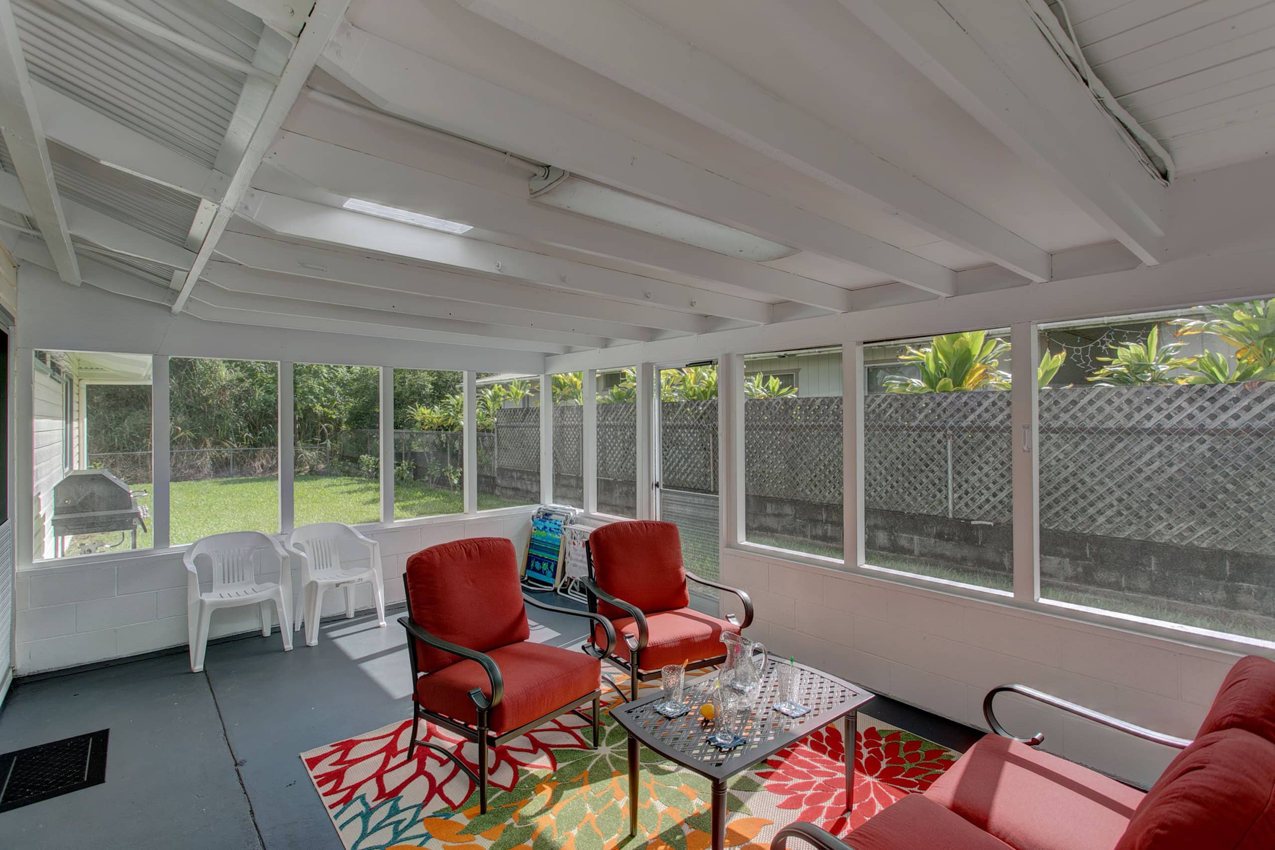 Home in Hilo · ★4.7 · 3 bedrooms · 3 beds · 2 shared baths - Image 12