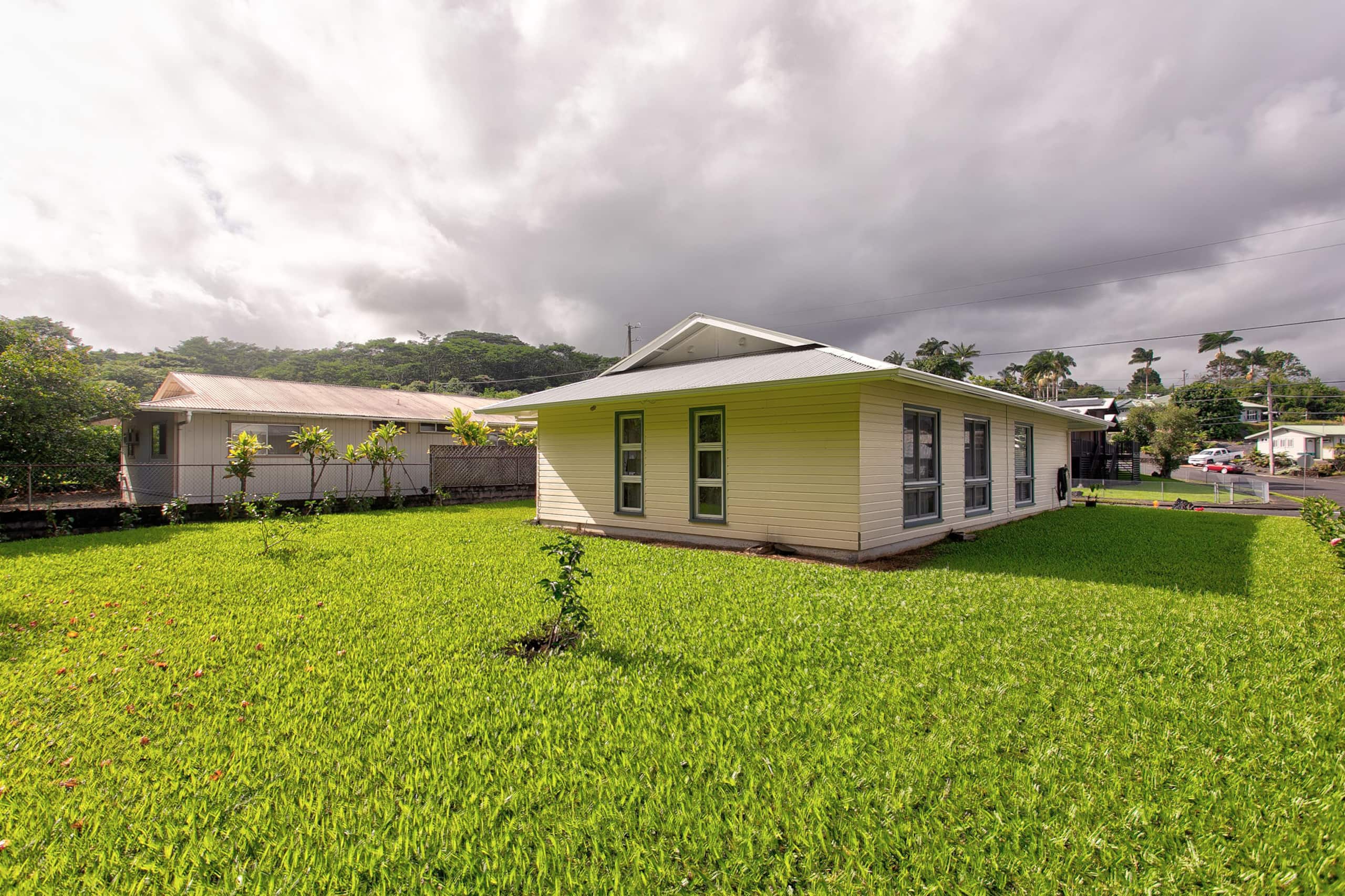 Home in Hilo · ★4.7 · 3 bedrooms · 3 beds · 2 shared baths - Image 21