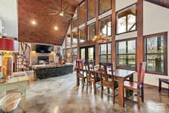 Lakefront%2C+Lakeviews+Cedar+Cabin-+Rope+Swing+Cove