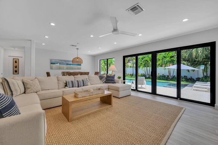 Coastal Style Haven | Manatee Ranch Key gallery image 3