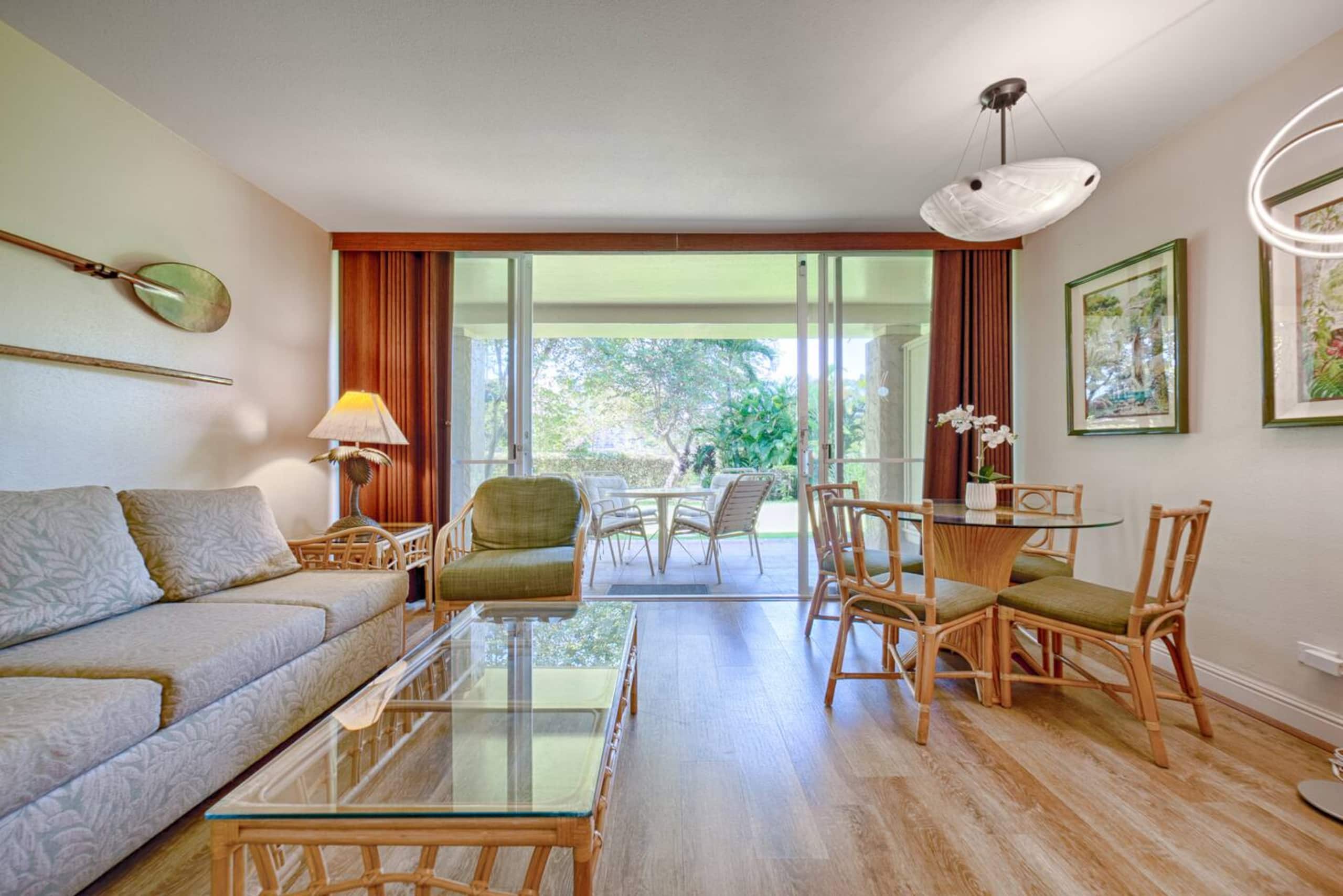 Steps to Kaanapali Beach, garden studio, king bed - Photo 7