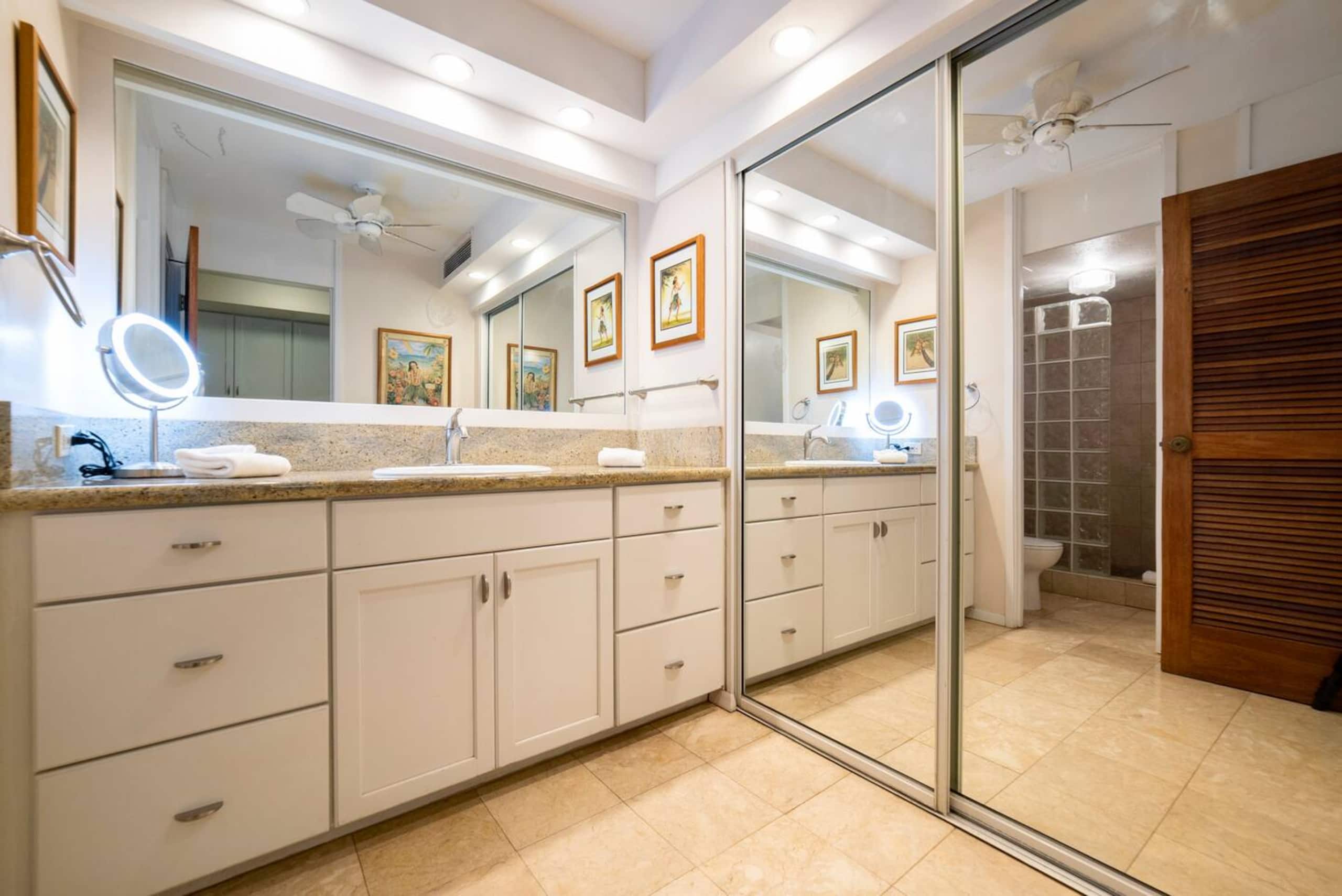 Steps to Kaanapali Beach, garden studio, king bed - Photo 29