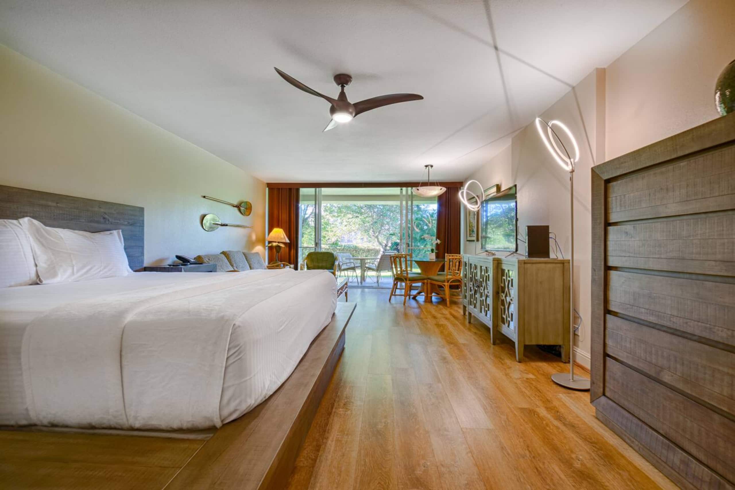 Steps to Kaanapali Beach, garden studio, king bed - Photo 20