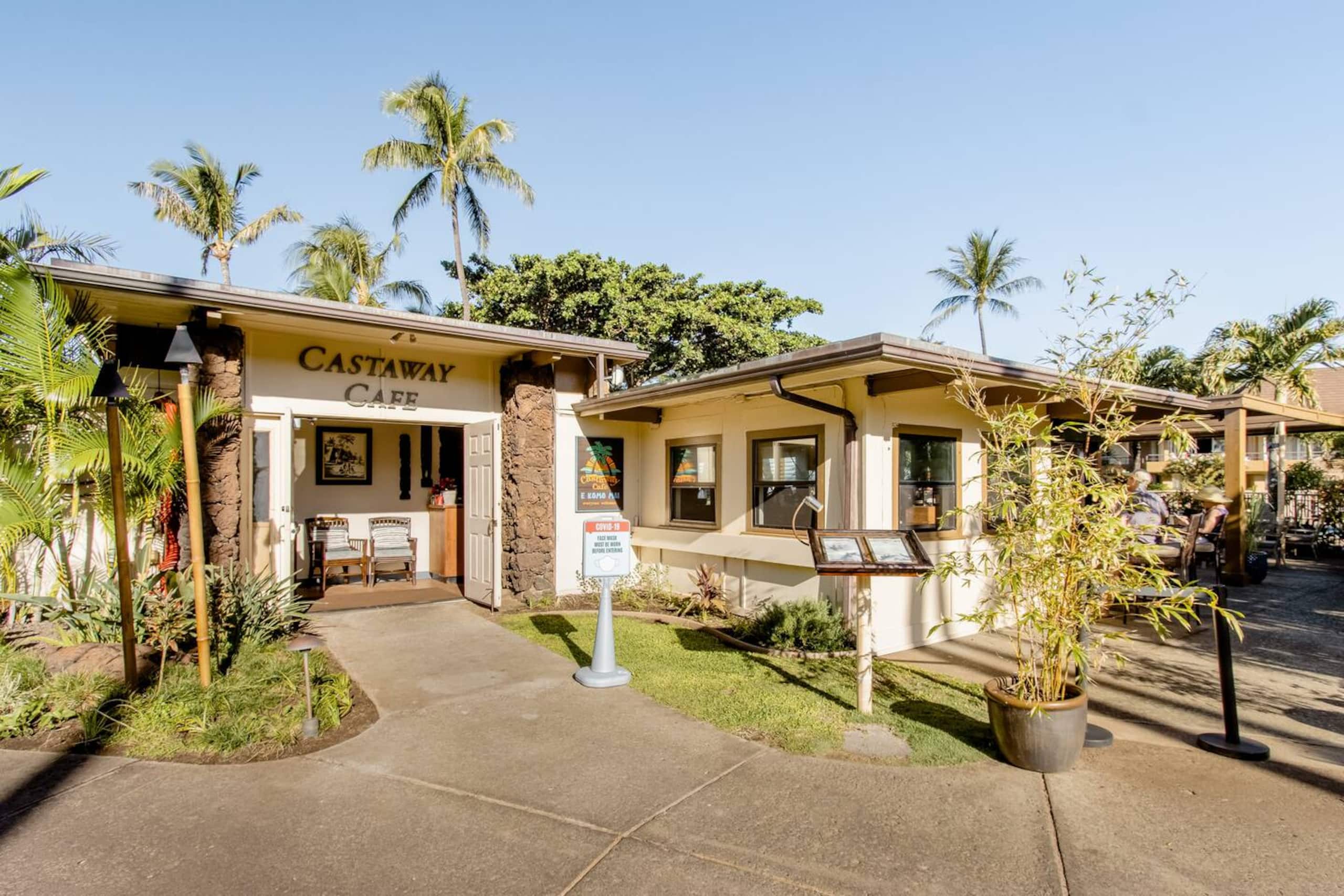 Steps to Kaanapali Beach, garden studio, king bed - Photo 33