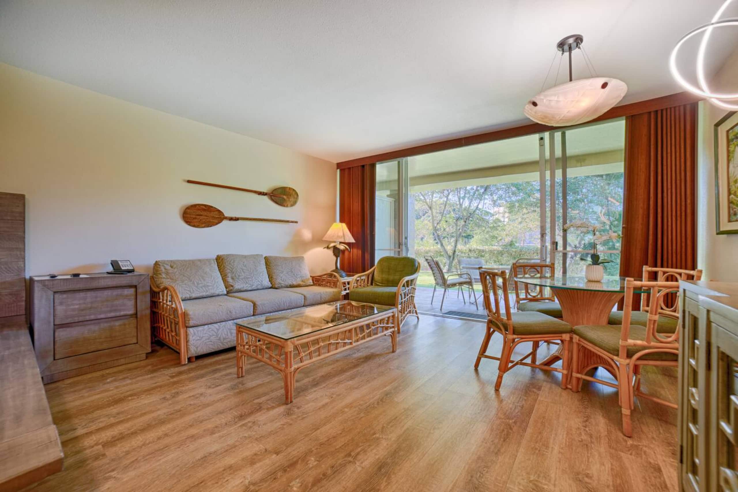Steps to Kaanapali Beach, garden studio, king bed - Photo 8