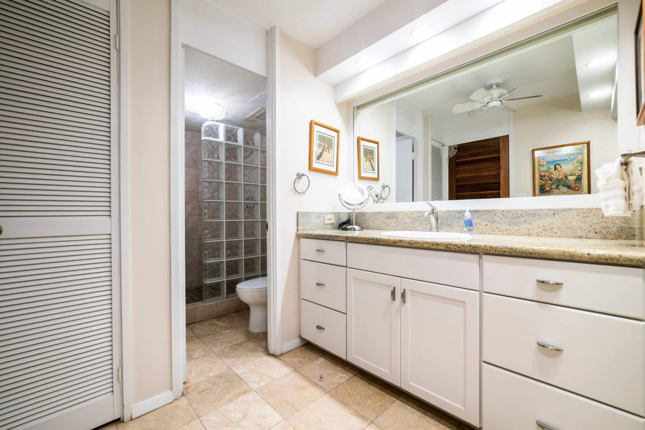 Steps to Kaanapali Beach, garden studio, king bed - Photo 24