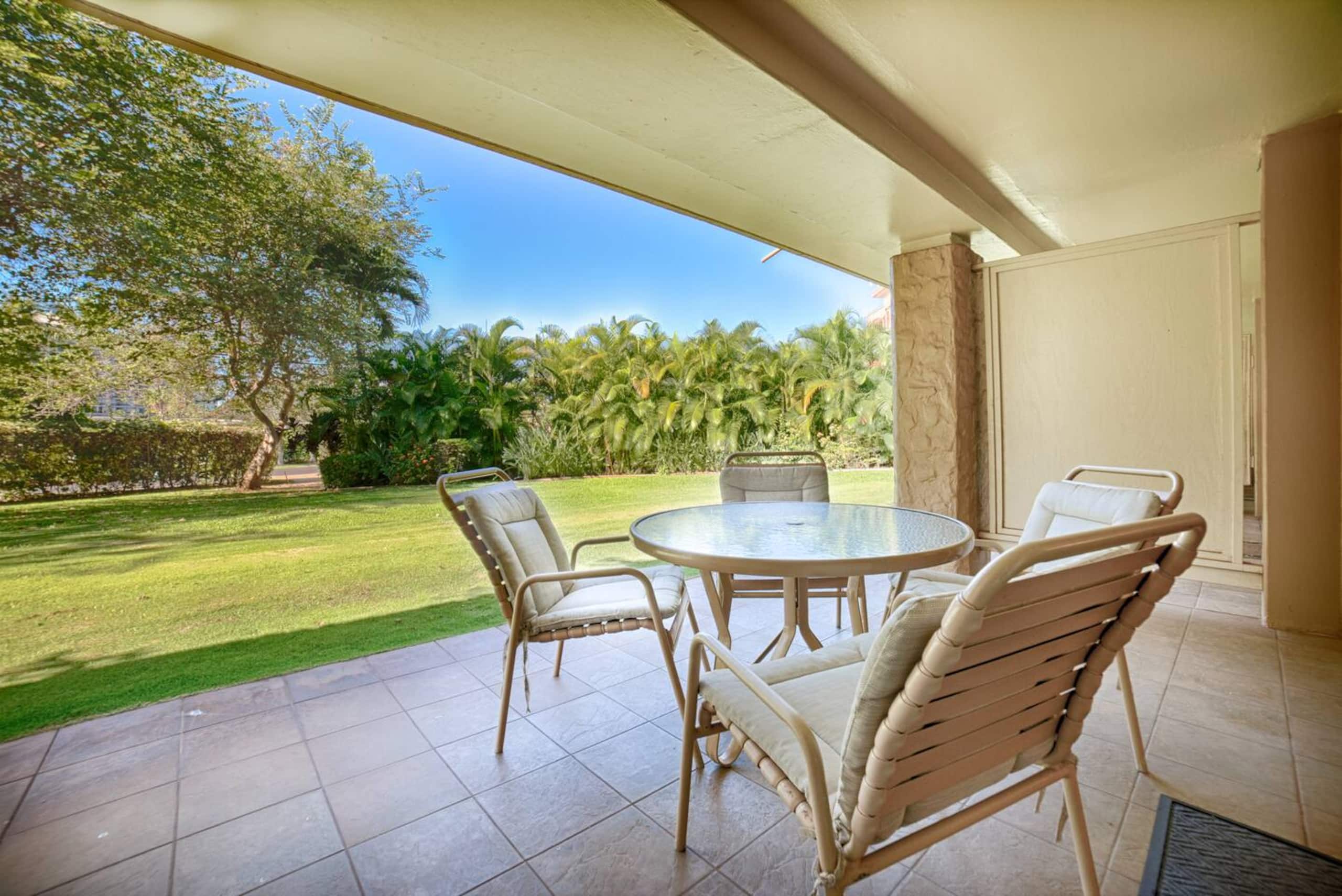 Steps to Kaanapali Beach, garden studio, king bed - Photo 31