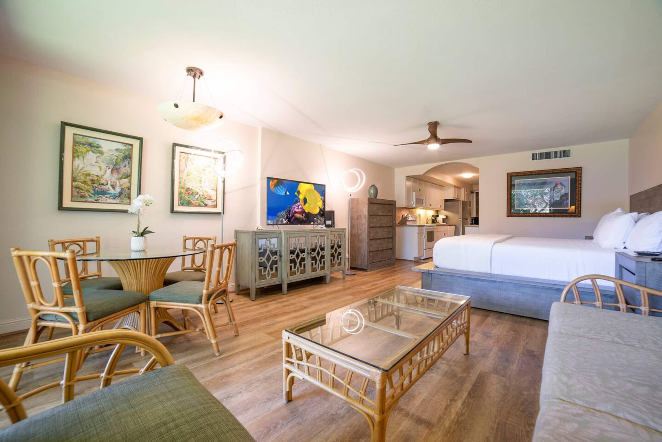 Steps to Kaanapali Beach, garden studio, king bed - Photo 21