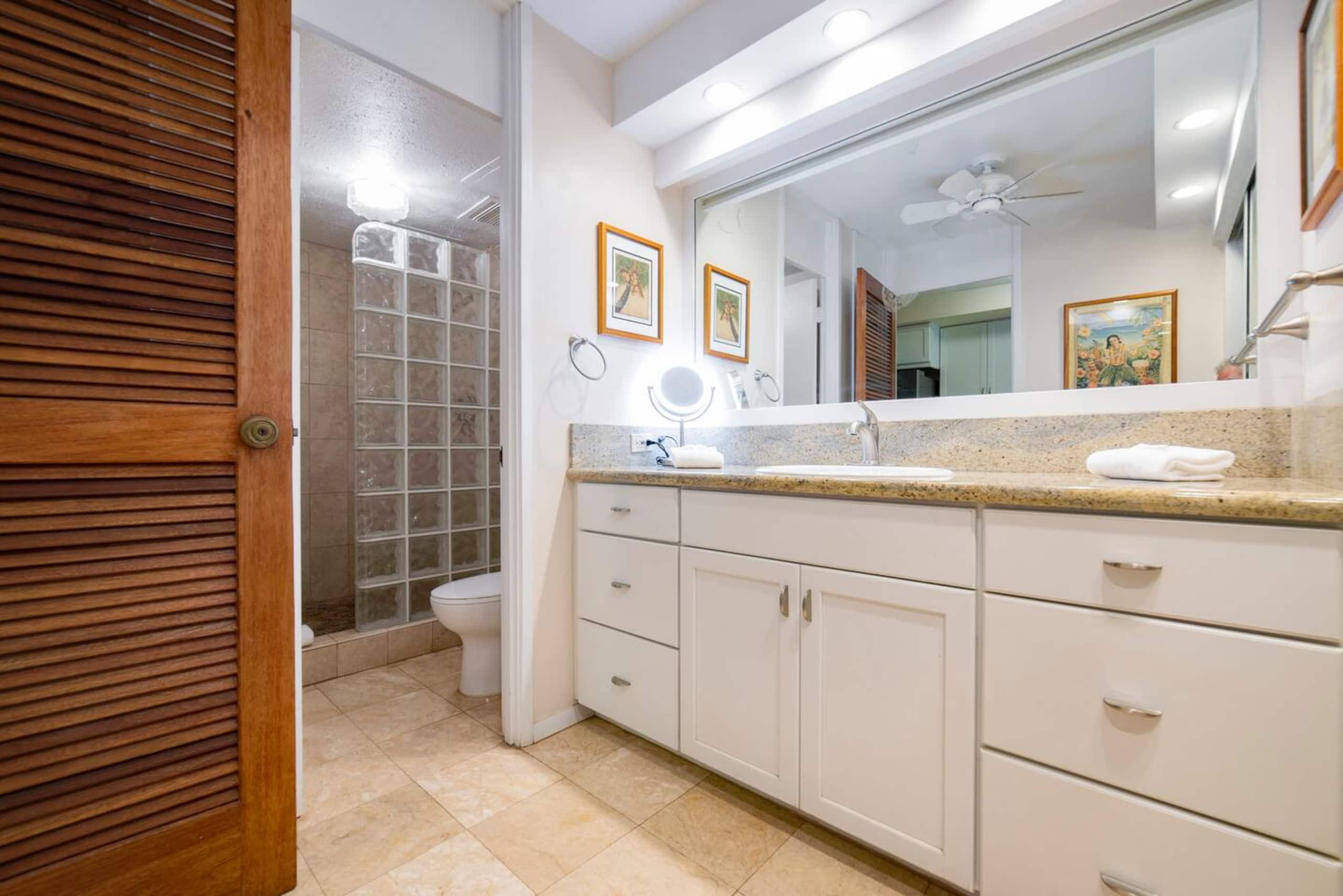 Steps to Kaanapali Beach, garden studio, king bed - Photo 28